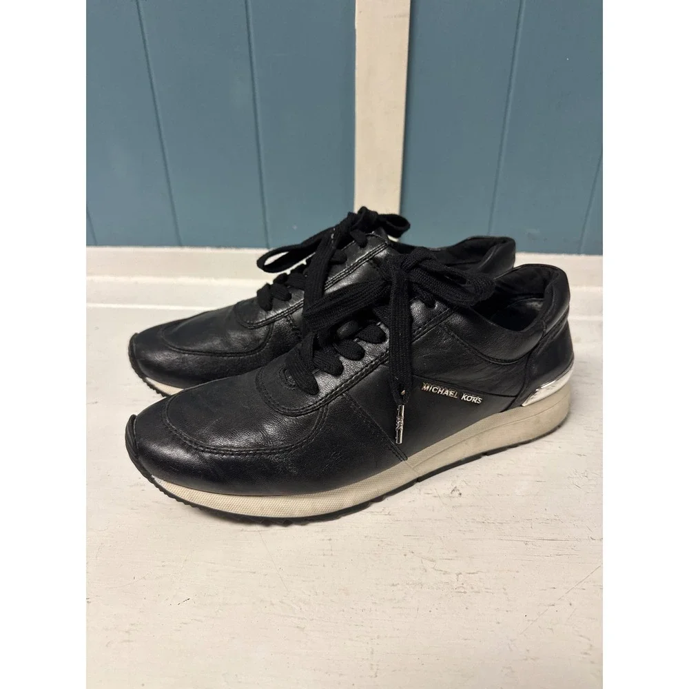 Michael Kors Black Leather Low Top Sneakers Women's Size 8.5 M KORS Logo Accents